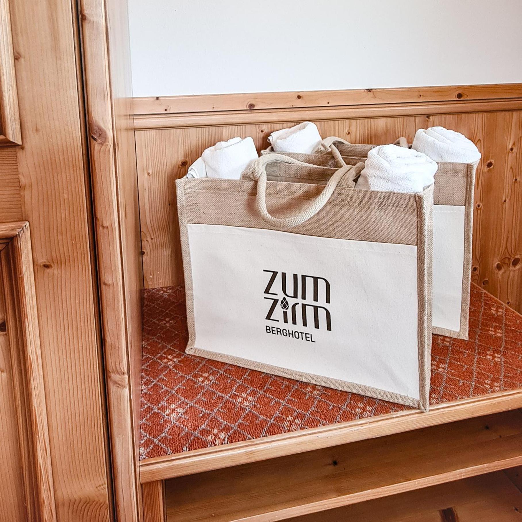 Berghotel Zum Zirm 克拉博 外观 照片