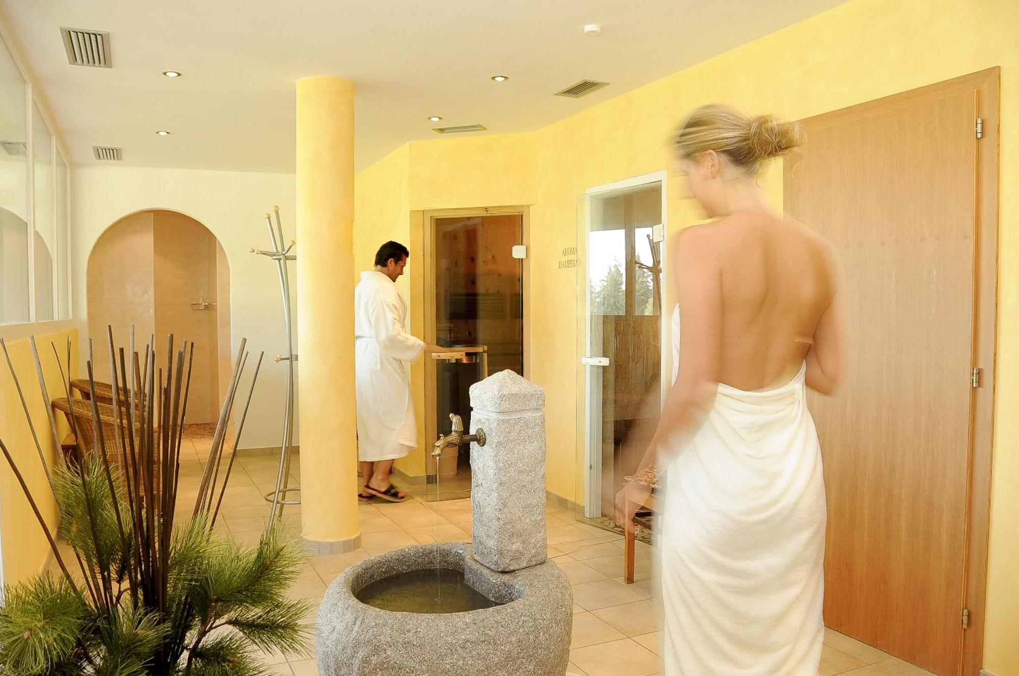 Berghotel Zum Zirm 克拉博 外观 照片