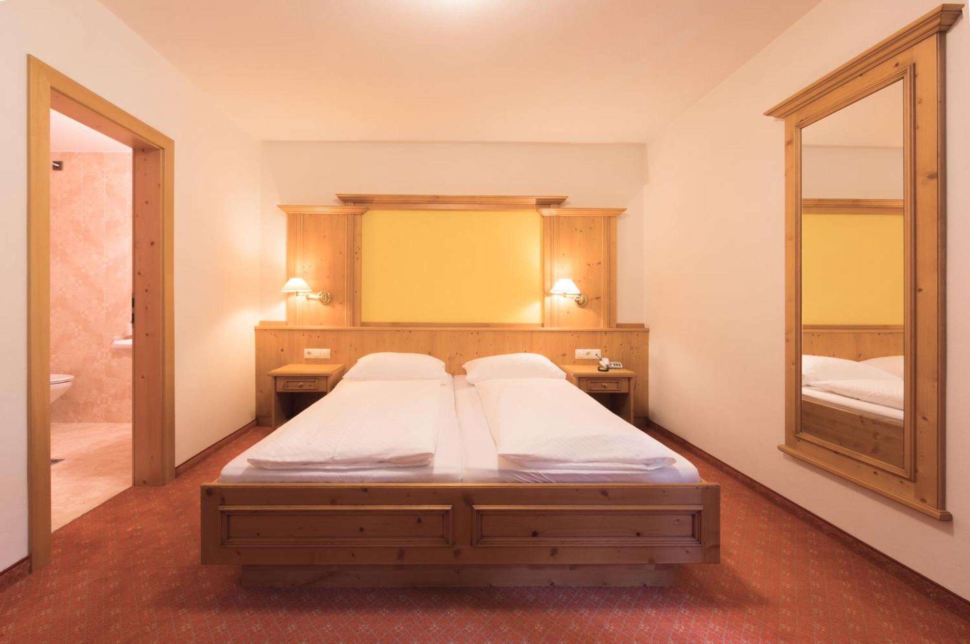 Berghotel Zum Zirm 克拉博 外观 照片